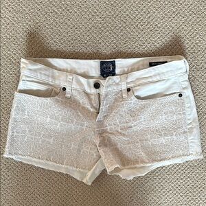 Lucky Brand Women's Jean Shorts White Embroidered Size 6 / 28
